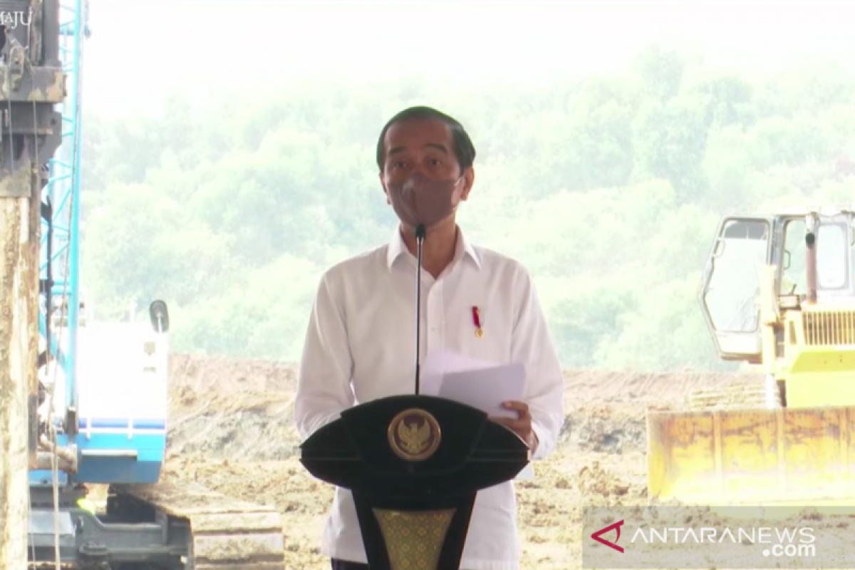 Presiden "groundbreaking" pabrik baterai kendaraan listrik pertama di Indonesia