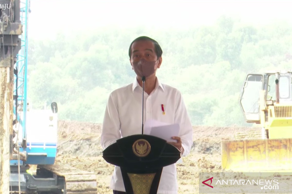 Jokowi hopeful of escaping trap of being raw material-exporting nation