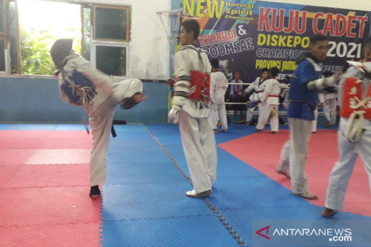 Taekwondoin Jambi siap dobrak dominasi Jabar di PON