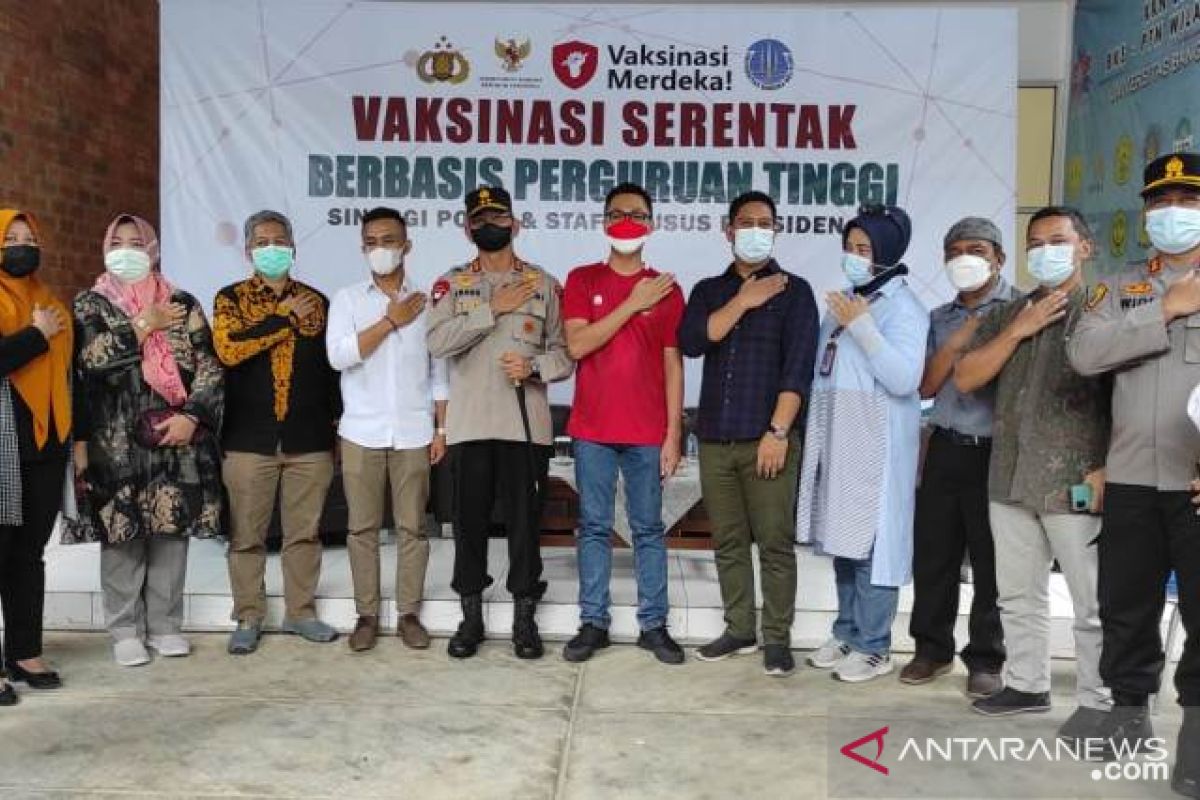 Stafsus Presiden gelar vaksinasi COVID-19 di Universita Bangka Belitung