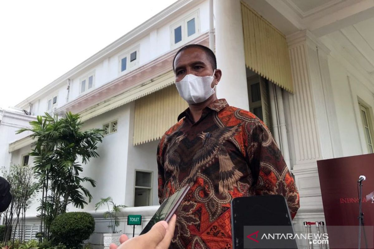 Pembentang poster ke Jokowi sebut Presiden ucapkan terima kasih