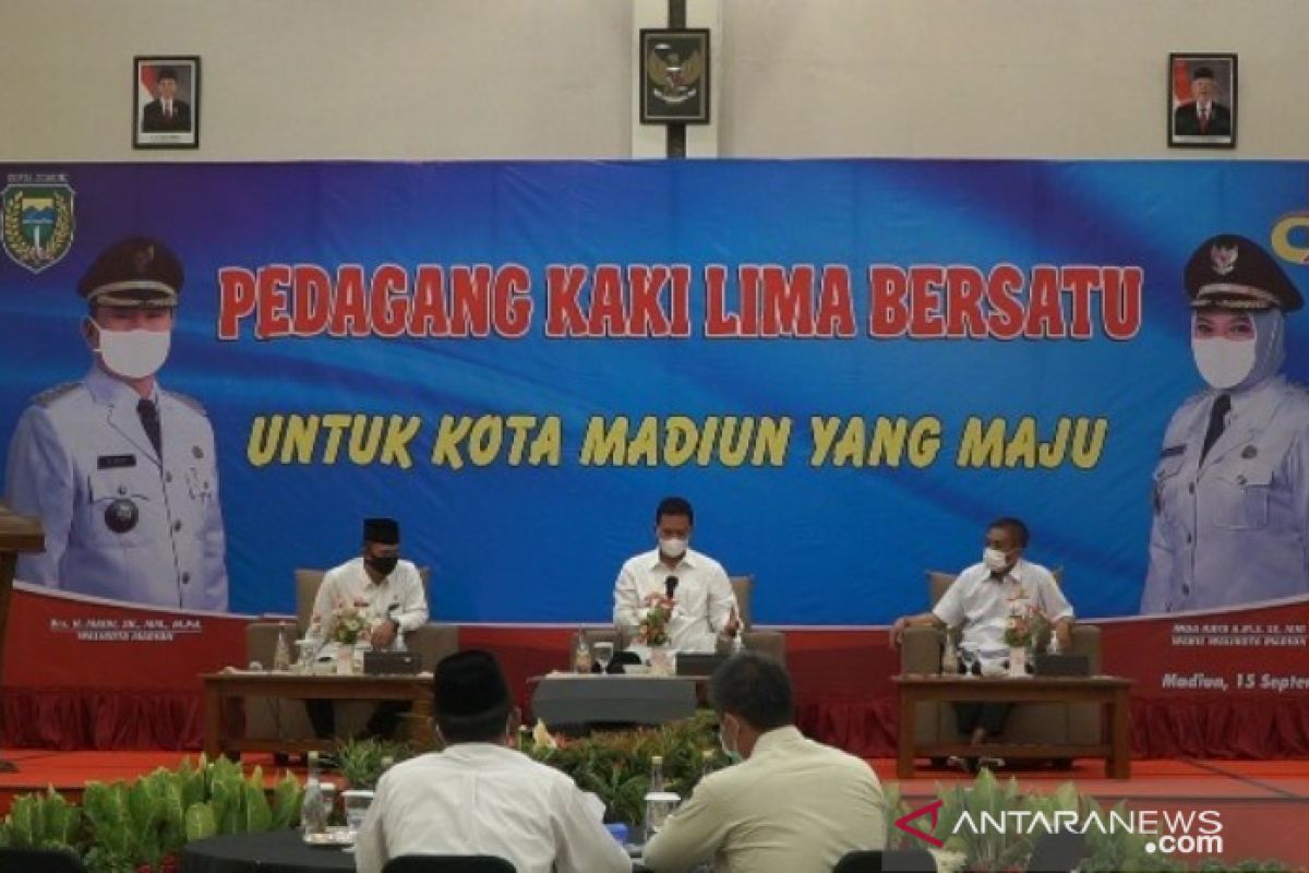 Pemkot Madiun bina PKL untuk dukung pertumbuhan ekonomi daerah