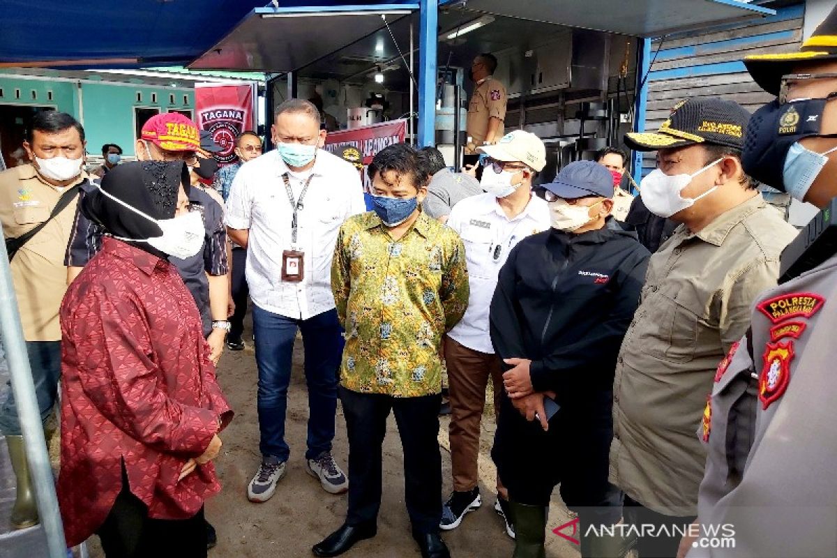 Mensos Risma tinjau wilayah terdampak banjir di Palangka Raya