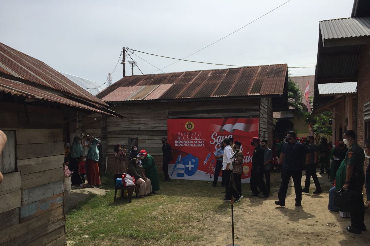 Vaksinasi pintu ke pintu bagian percepatan vaksinasi di Aceh