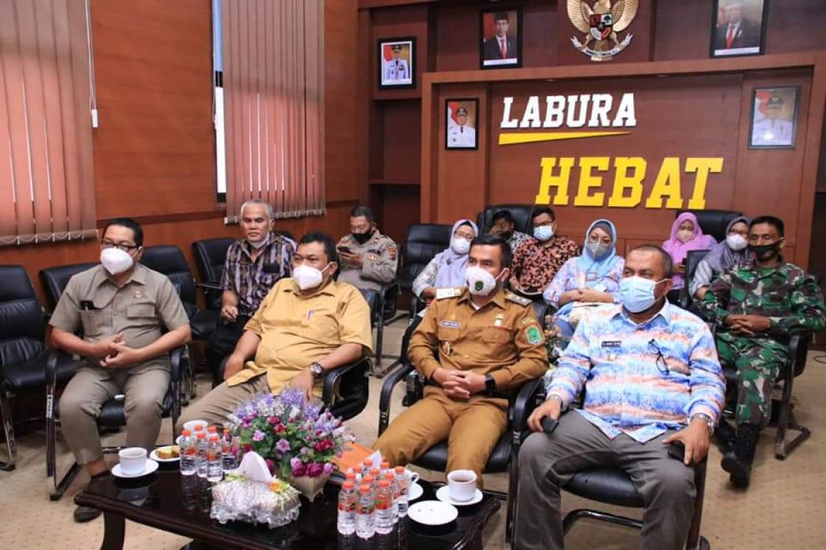 Wabup Labura ikuti pengarahan Presiden RI secara virtual