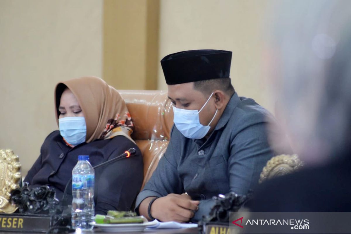 DPRD Gorontalo Utara sebut Festival Pesona Saronde belum tepat digelar