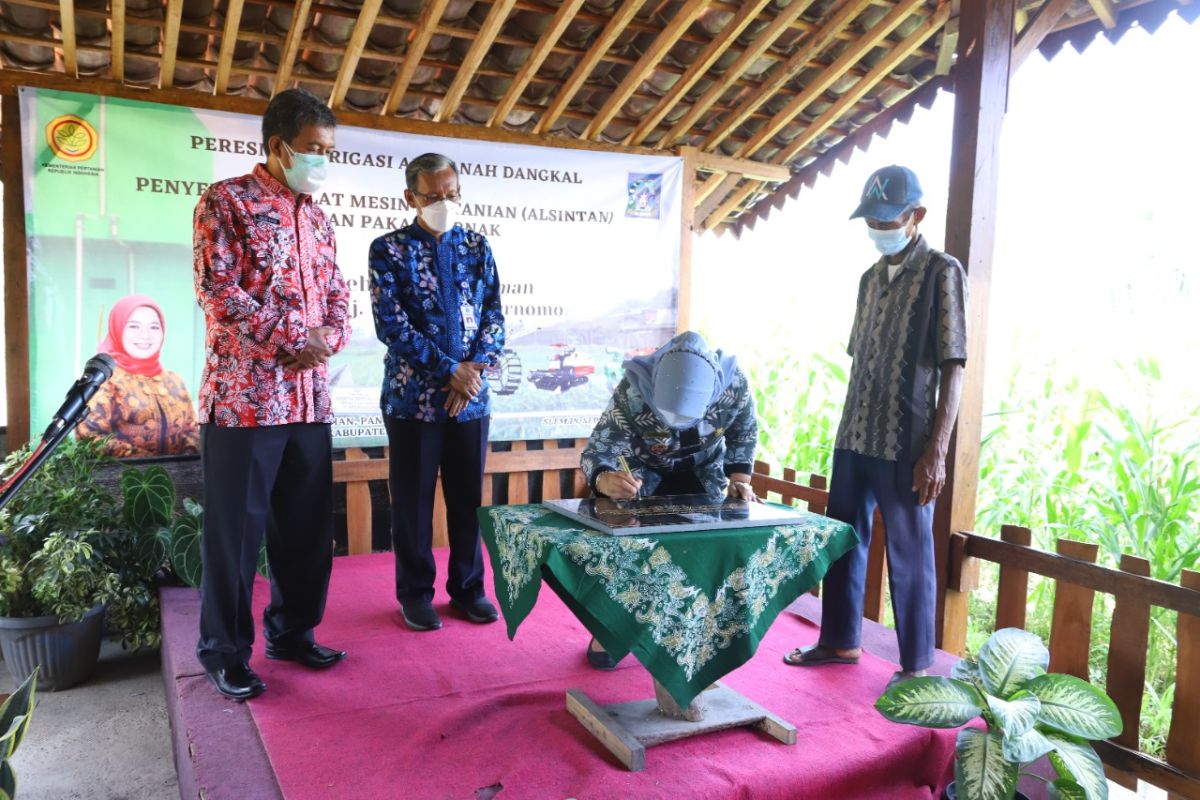 Bupati Sleman meresmikan irigasi air tanah dangkal di Prambanan