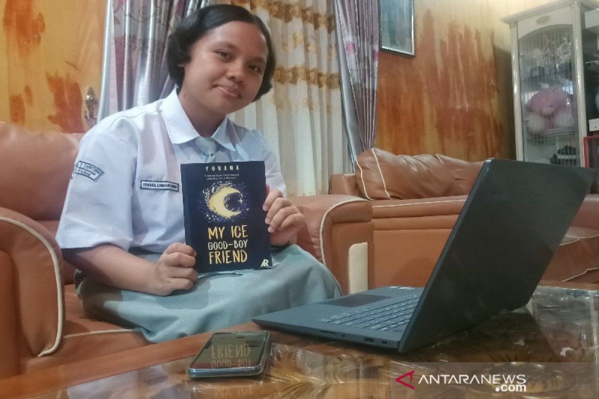 Yohana Lumbantobing, novelis muda inspiratif dari Tarutung