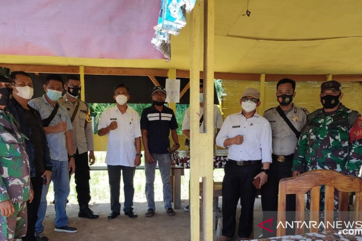 Polisi-TNI tutup lima warung jual tuak di Mukomuko