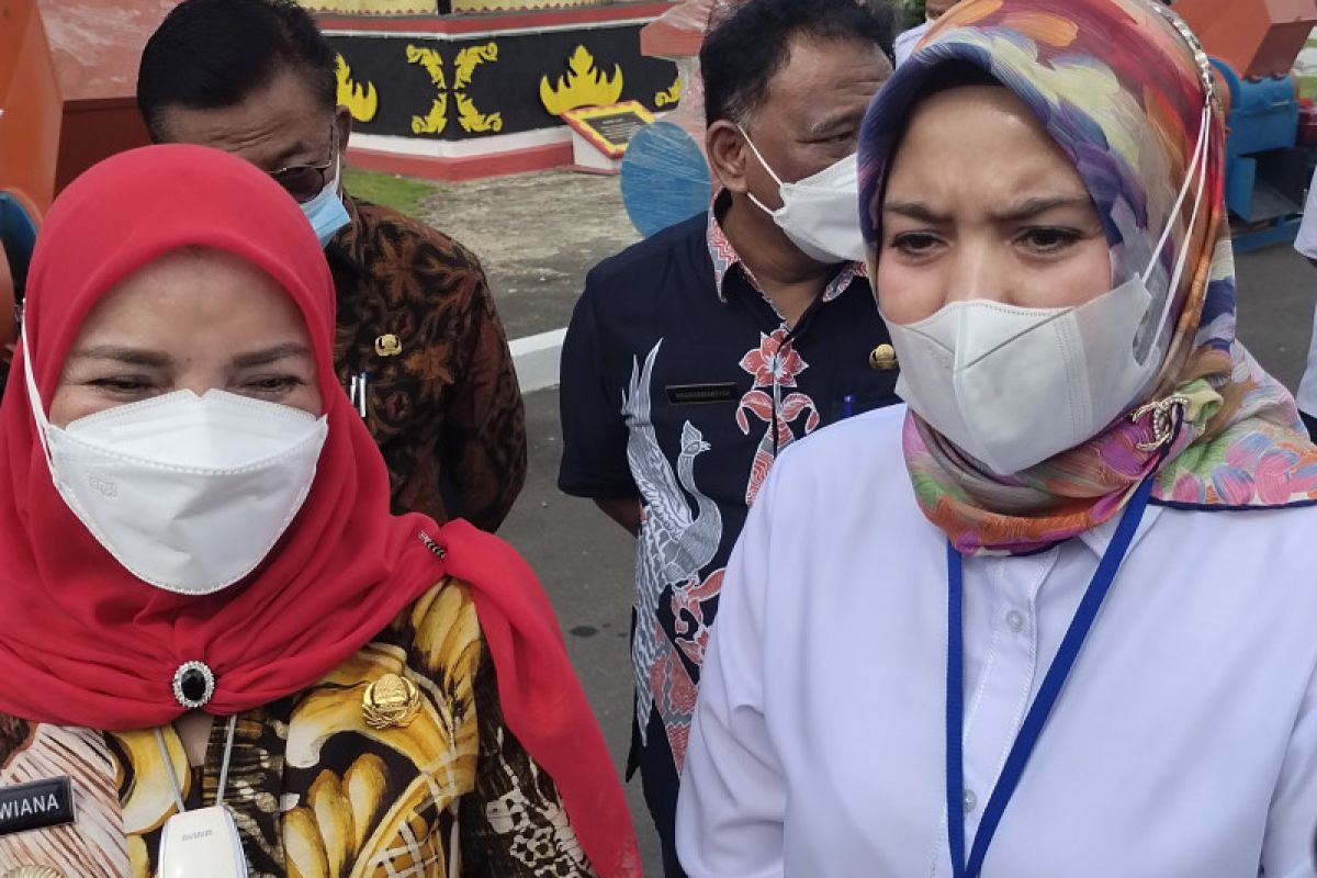 BPJN Lampung hibahkan 4 unit mesin pencacah plastik ke Bnadarlampung