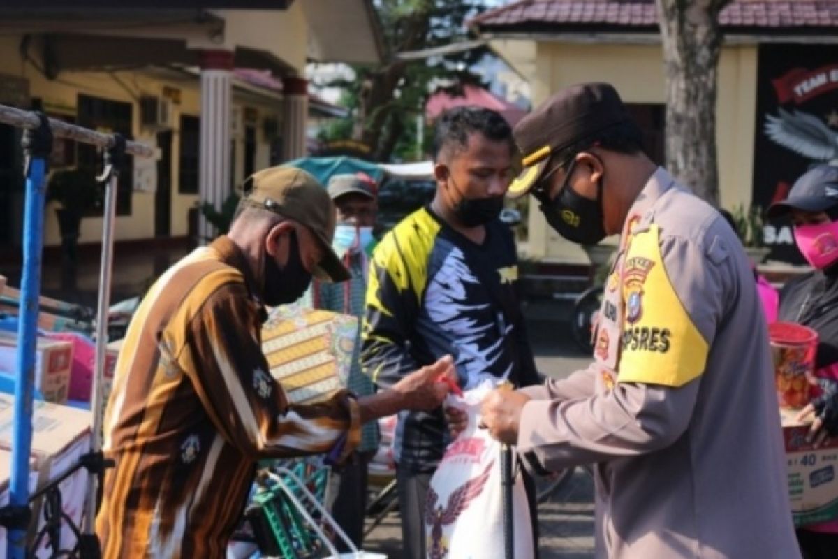 Polres  dan Bhayangkari Tebing Tinggi gelar  bhakti sosial