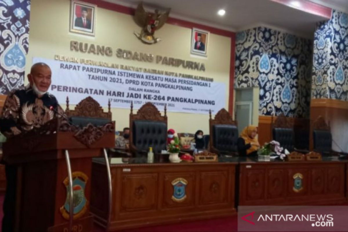 Wawako Pangkalpinang sampaikan nota keuangan dan Raperda APBD 2021