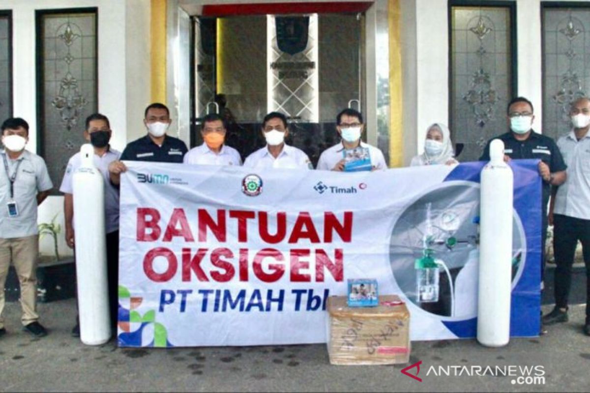 PT Timah serahkan 50 tabung oksigen bantu penanganan COVID-19 di Belitung