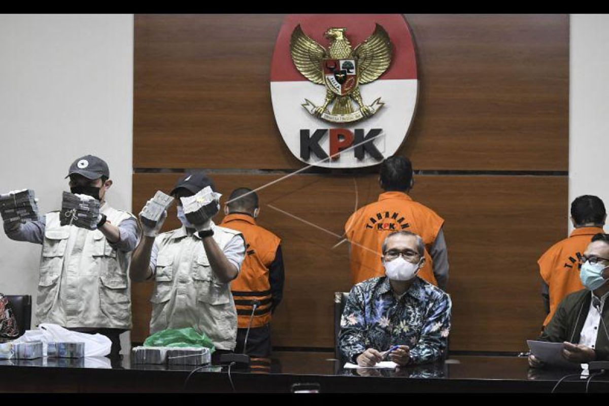 KPK amankan Rp345 juta saat OTT di Amuntai