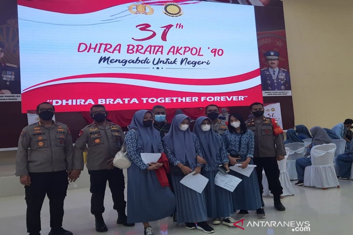 Persiapan PTM, SMK I Kendari vaksin di Polda Sultra