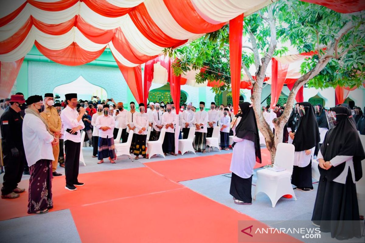 Jokowi: Percepat vaksinasi di Aceh dari pintu ke pintu