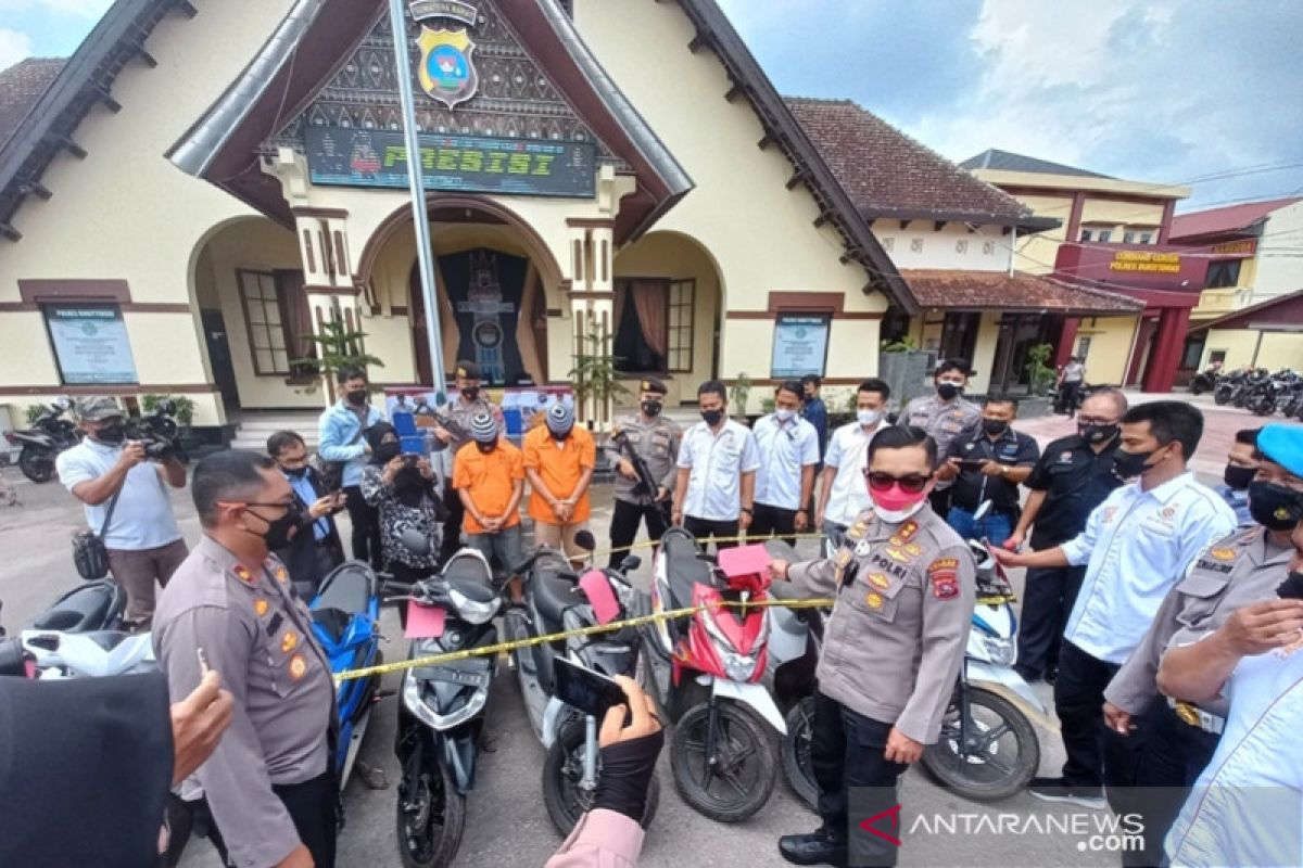 Berawal dari video yang viral, polisi tangkap dua pencuri belasan sepeda motor di Bukittinggi