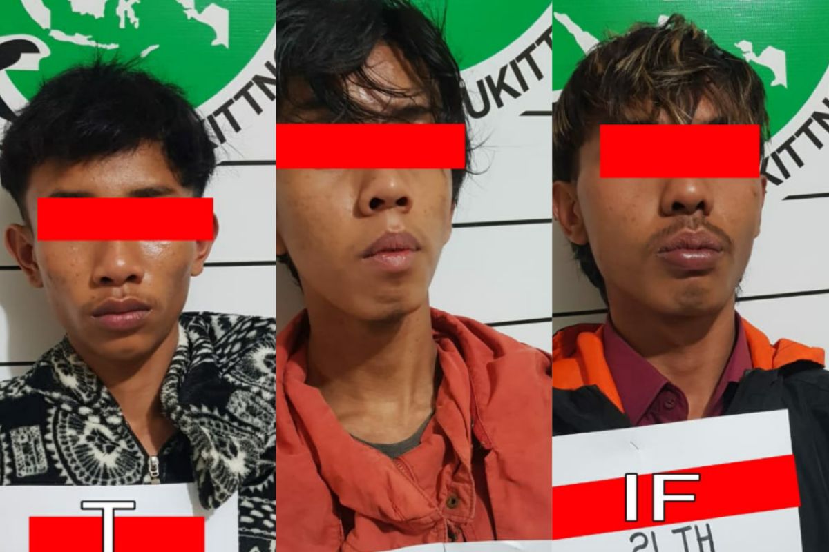 Polisi tangkap tiga pelaku narkoba, seorang diantaranya diserahkan warga Ampek Koto Agam