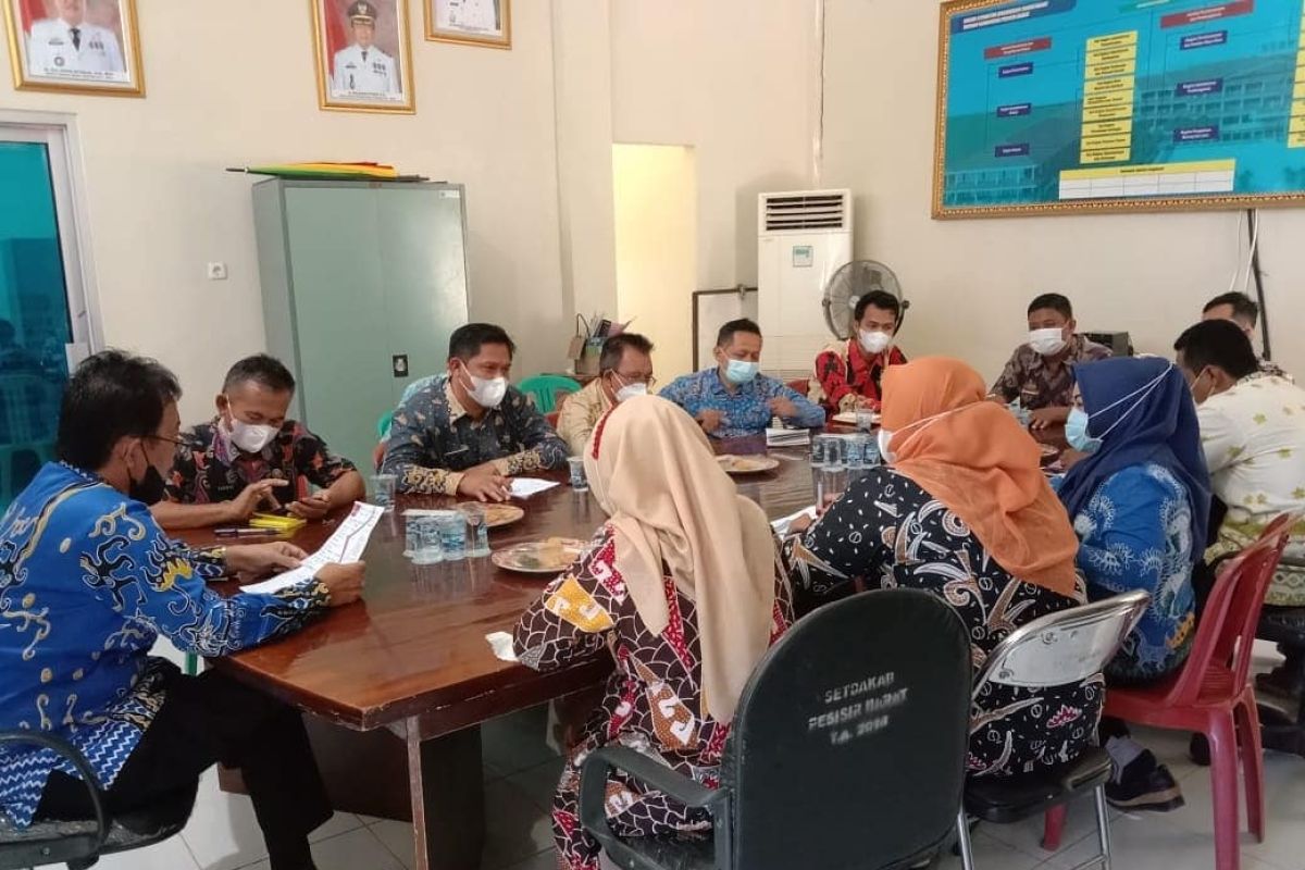 Asisten I Pemkab Pesisir Barat pimpin rapat persiapan Pameran APKASI Otonomi Expo 2021