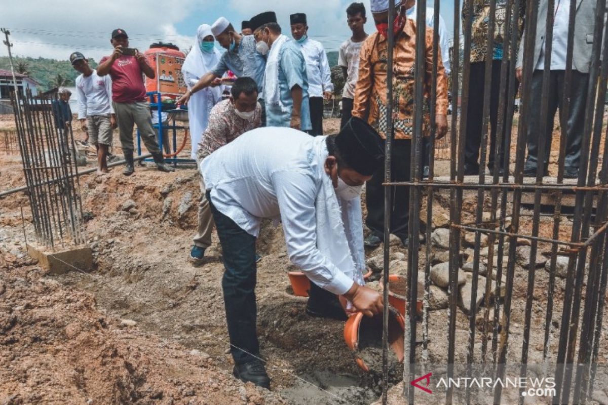 Wali Kota Padangsidimpuan lakukan peletakan baru pertama pembangunan Masjid Musafir