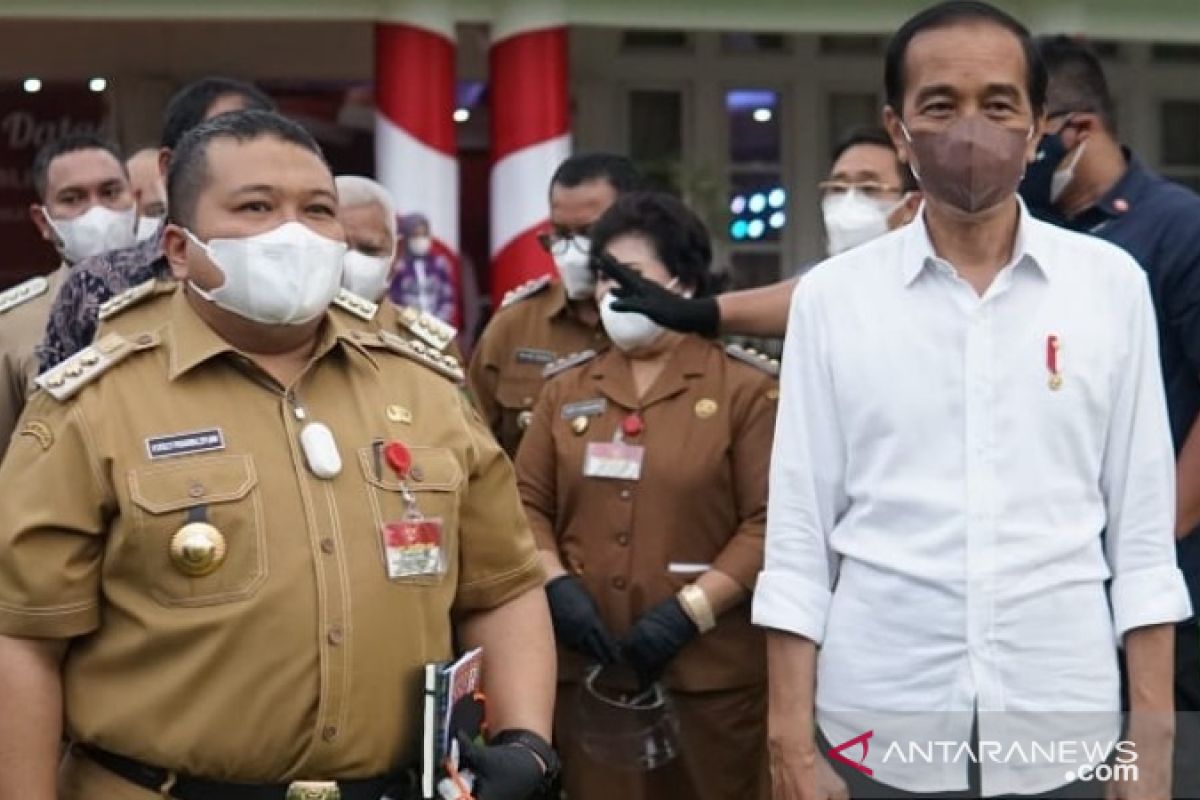 Kepada Dolly Pasaribu, Presiden Jokowi janji akan kunjungi Tapsel