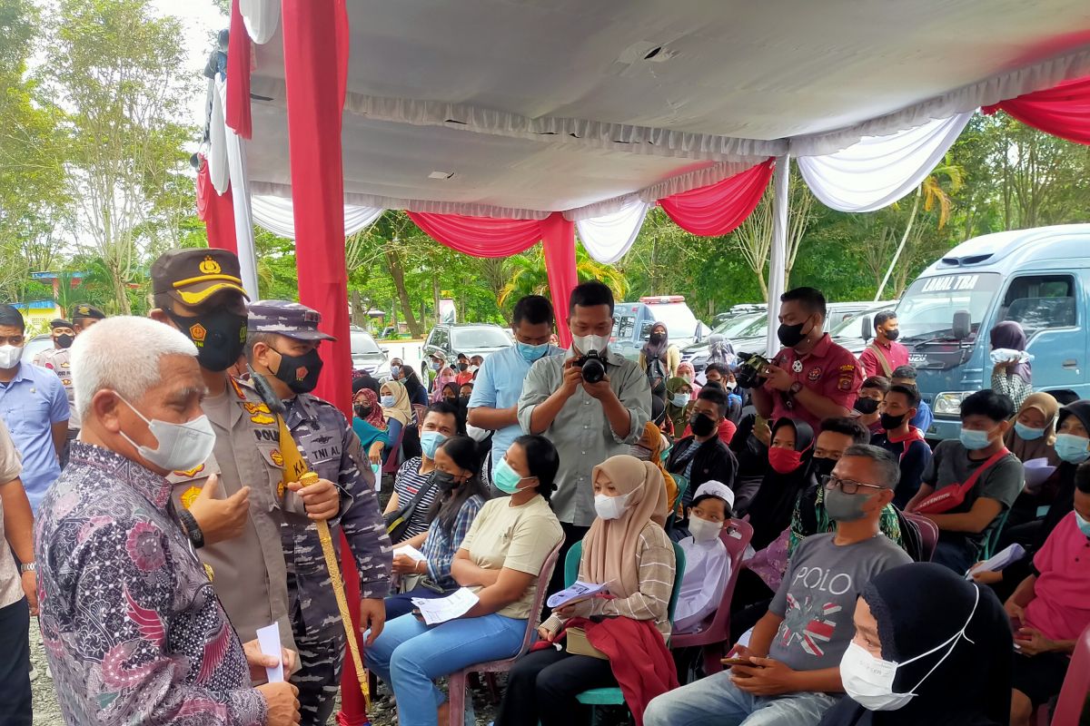 Bupati Asahan targetkan 597 ribu warga terima vaksinasi