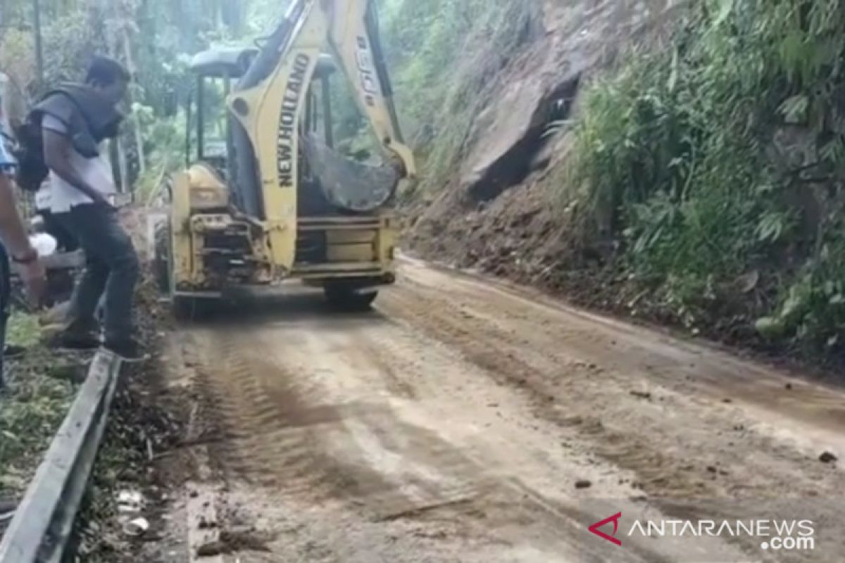 Jalan liku endikat Kota Pagaralam kembali normal setelah longsor