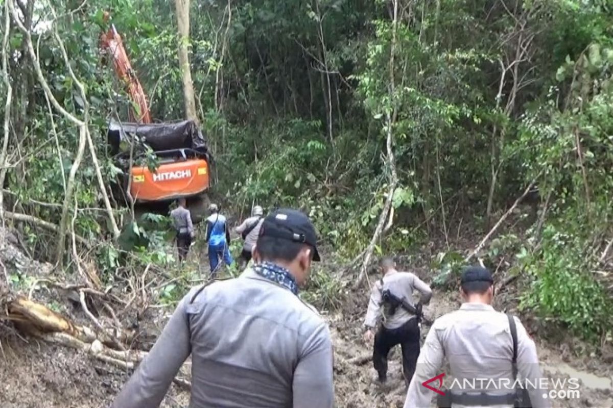 Karyanata nyatakan memang pihaknya yang turunkan kembali alat berat di Batu Harang, DLHP: Itu ilegal