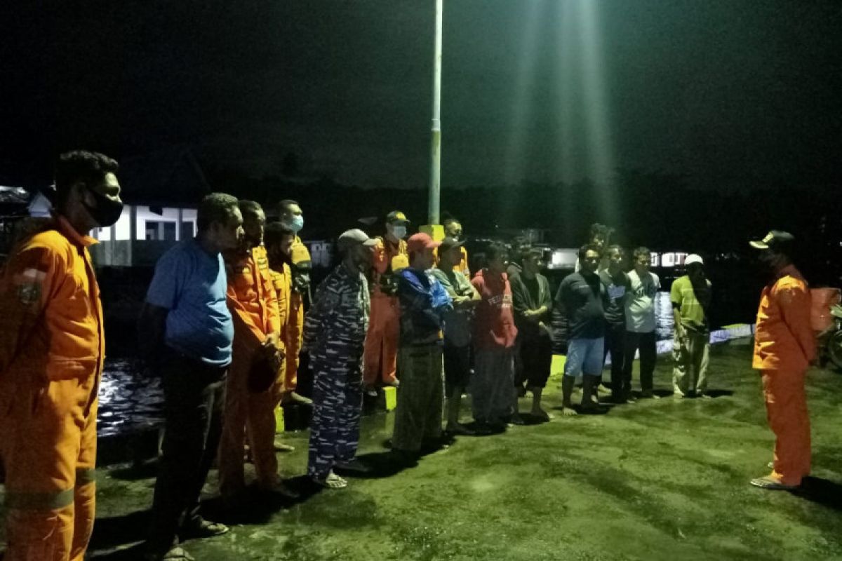 Tim SAR gabungan selamatkan penumpang longboat di perairan Pulau kayoa Halsel