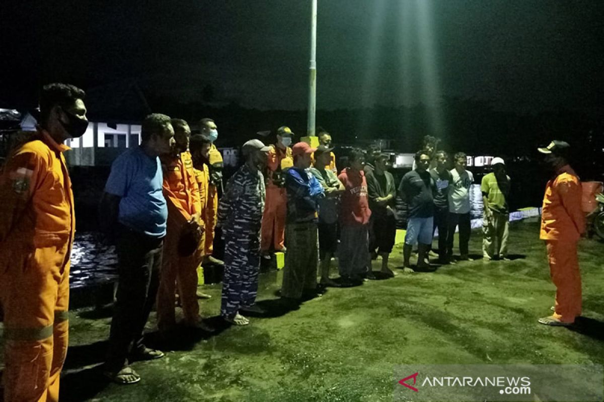 Tim SAR gabungan selamatkan penumpang longboat di perairan Halsel