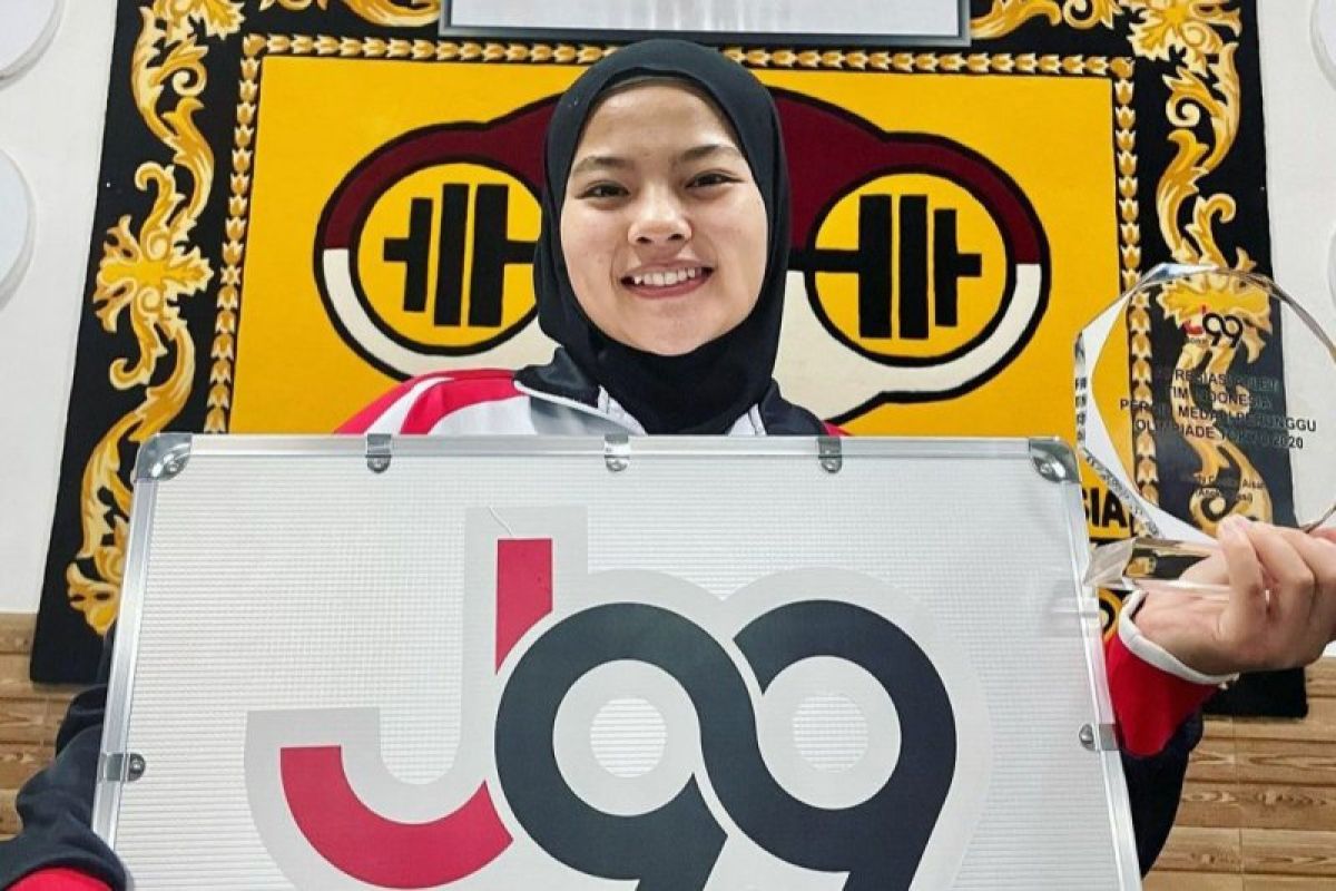 Meet Aisah, West Java's female weightlifter at PON 2021