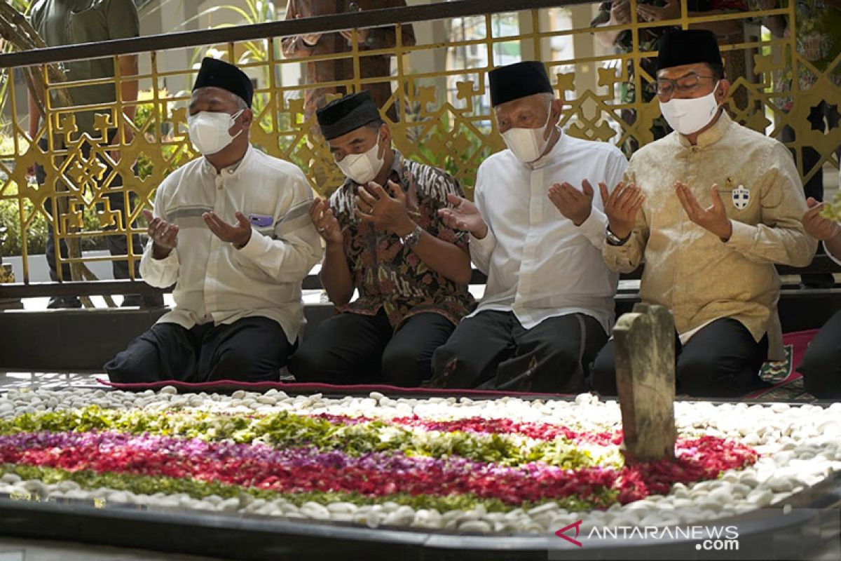 Moeldoko ziarah ke makam Gus Dur di sela kunjungan kerja ke Jombang