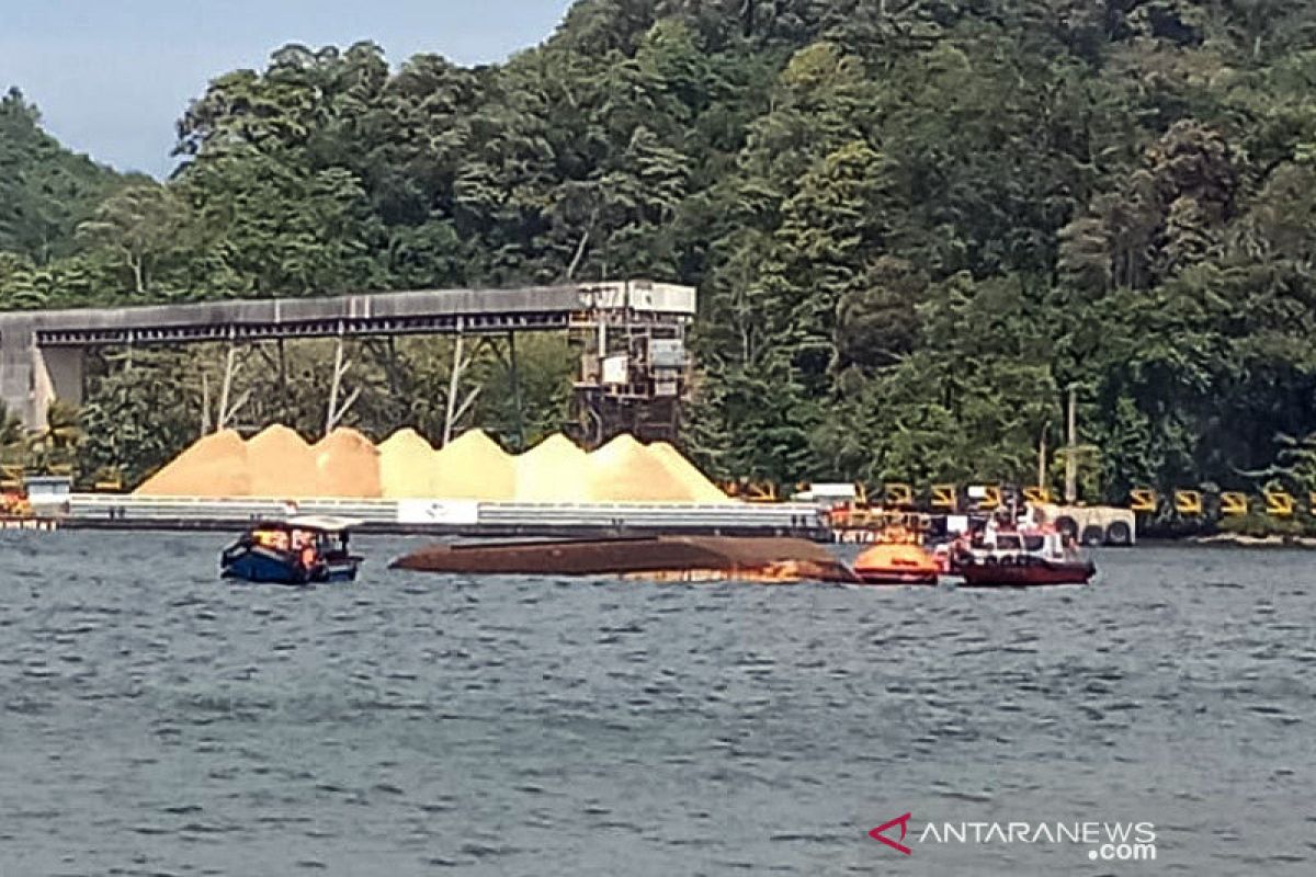 Kapal Pengayoman IV terbalik di Perairan Nusakambangan