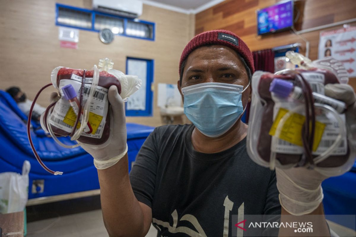 Donor Darah Peringati HUT Ke-76 PMI di Palu