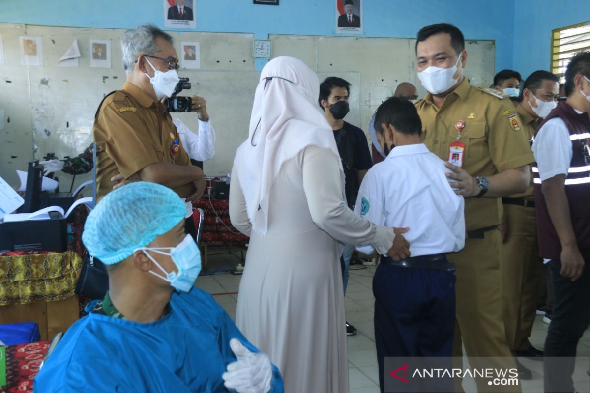 Vaksinasi pelajar SMP persiapan Pembelajaran Tatap Muka