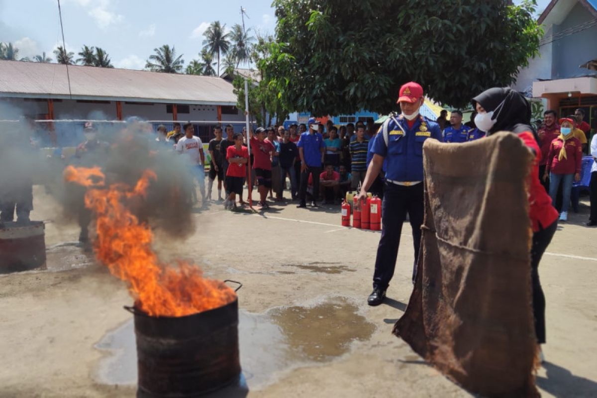 Lapas Pariaman latih petugas dan warga binaan atasi kebakaran