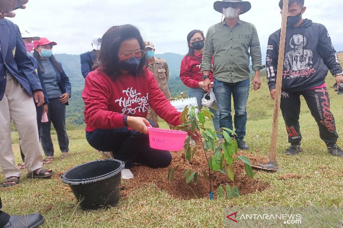 Libatkan mahasiswa IAKN tanam pohon, Satika: Sinergi, iman, dan peduli lingkungan