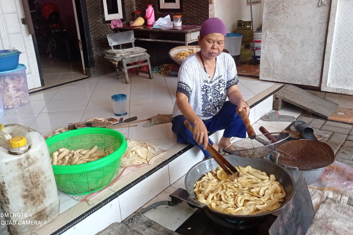 Permintaan keripik pisang di Lebak meningkat