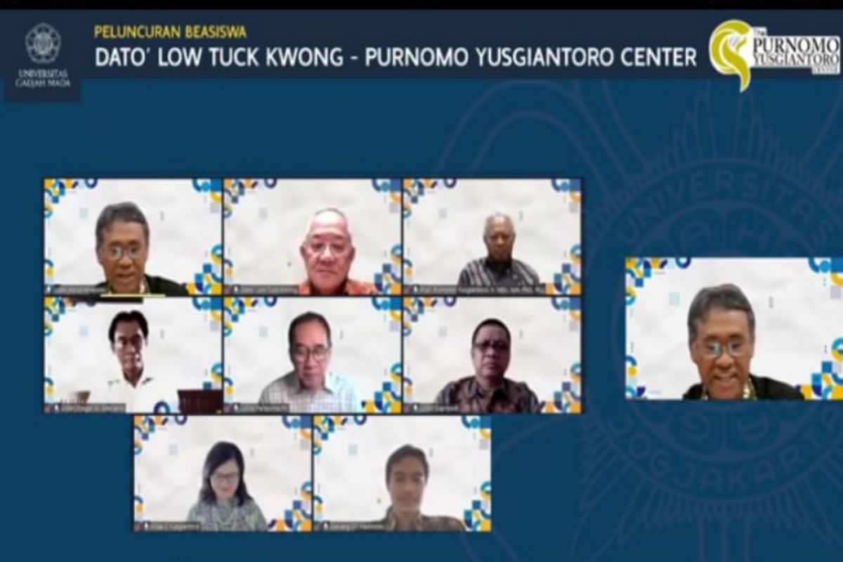 311 mahasiswa berprestasi UGM terima beasiswa Dato' Dr. Low Tuck Kwong-Purnomo Yusgiantoro Center