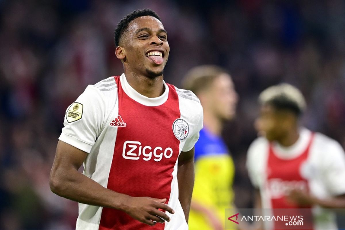 Ajax cukur tim promosi Cambuur sembilan gol tanpa balas