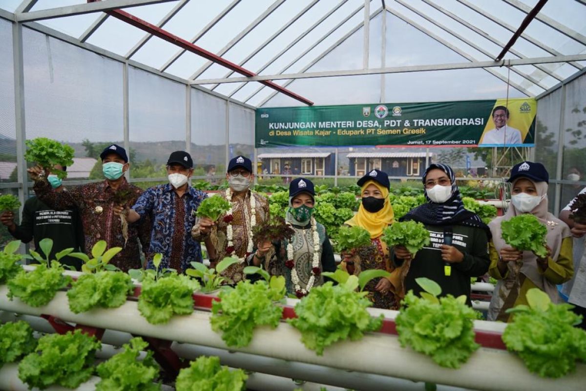 Mendes Halim Iskandar kunjungi Edupark Semen Gresik di Rembang