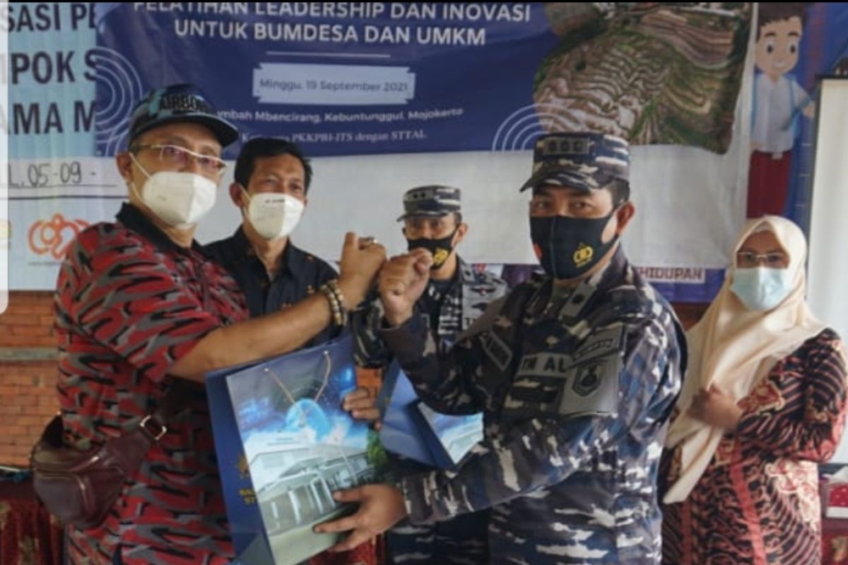 STTAL-ITS bantu inovasi BUMDes dan UMKM Mojokerto