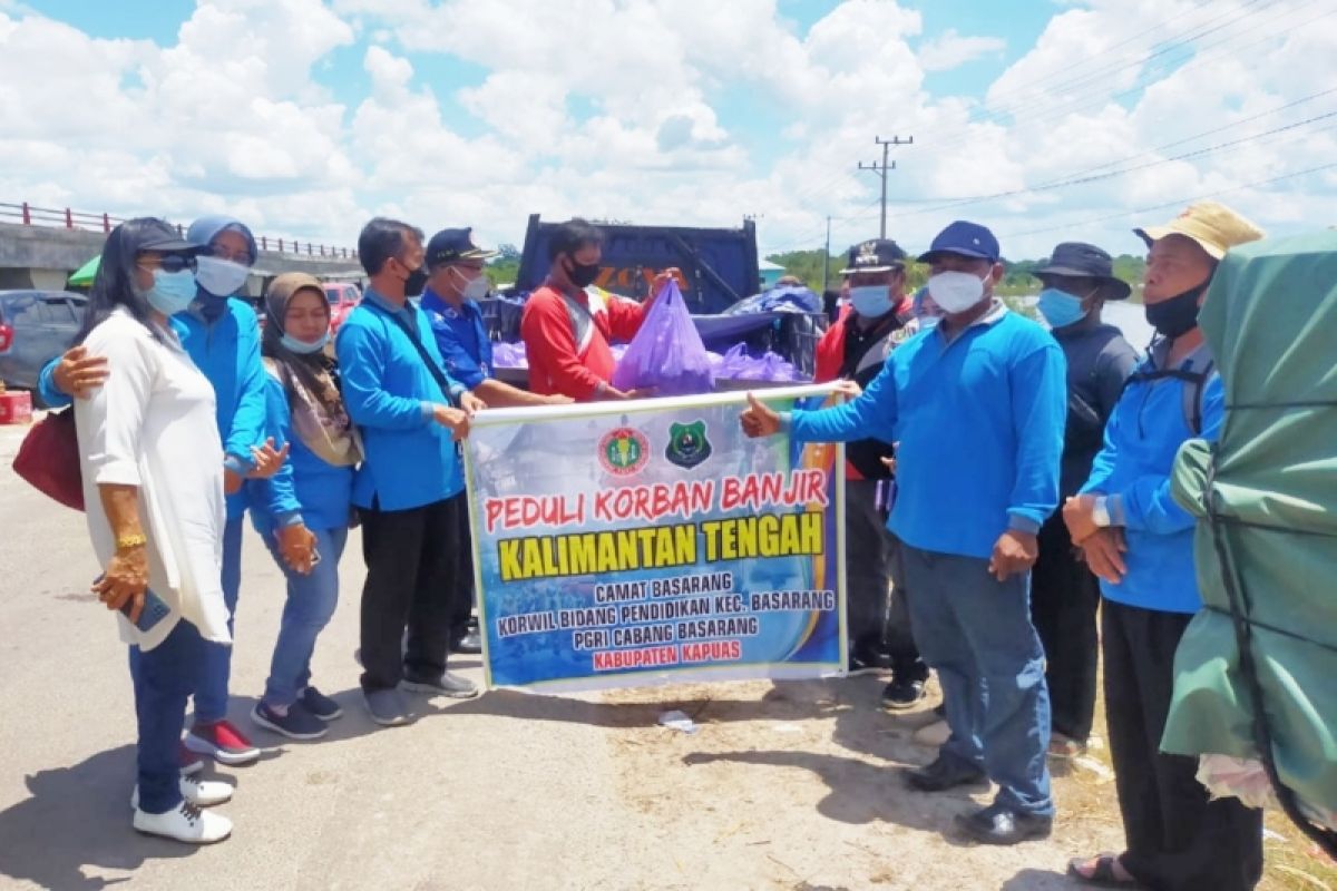 Masyarakat Kapuas bantu korban banjir di Pulang Pisau dan Gunung Mas