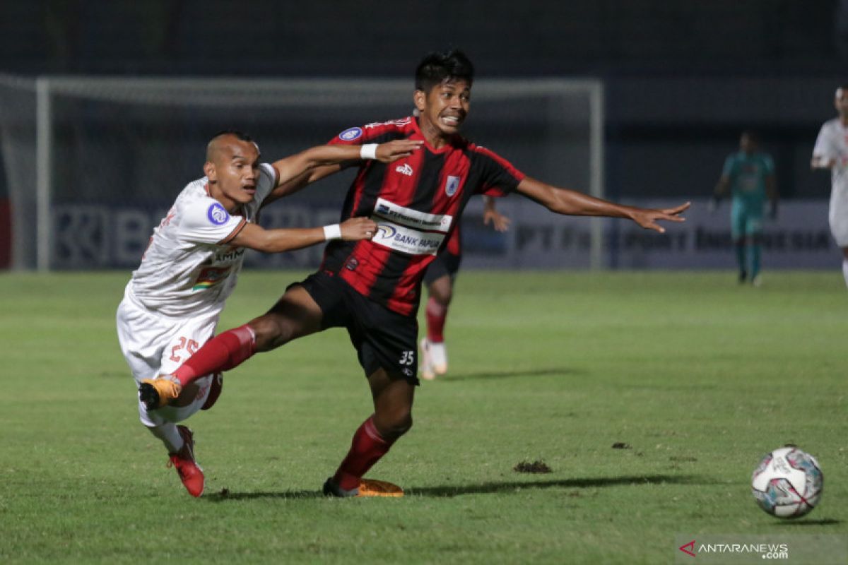 Persija  ditahan imbang Persipura tanpa gol