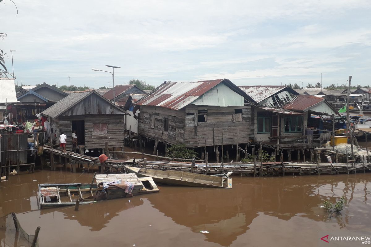 Pemkab Bangka Tengah merelokasi rumah sebagian warga pesisir