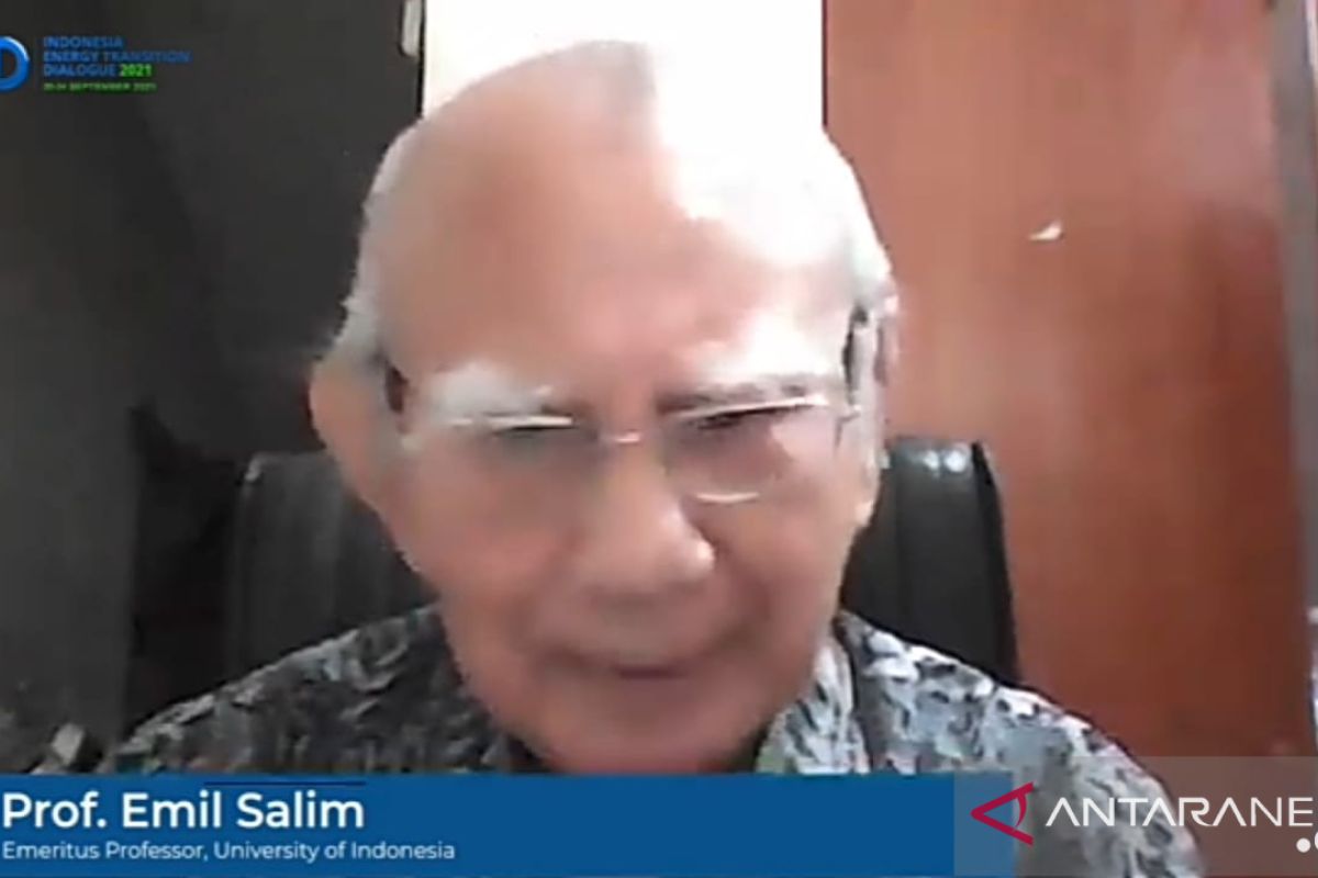 Emil Salim : Perlu generasi yang kuasai sains dan teknologi berwawasan lingkungan