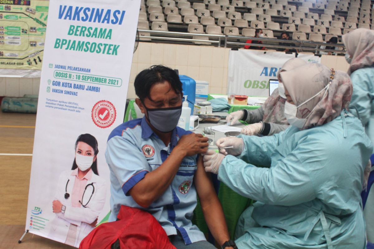 BPJAMSOSTEK Jambi gelar vaksinasi massal pemberian dosis kedua