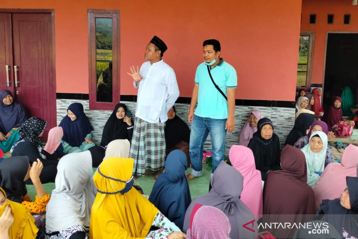 Relawan AHY di Kabupaten Serang gelar doa bersama dan bagikan sembako