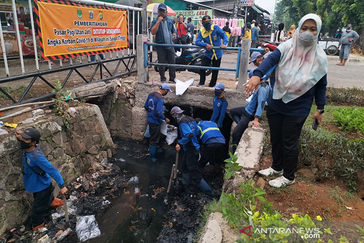 Pemkot Jakbar tingkatkan kapasitas saluran penghubung di Duri Kepa