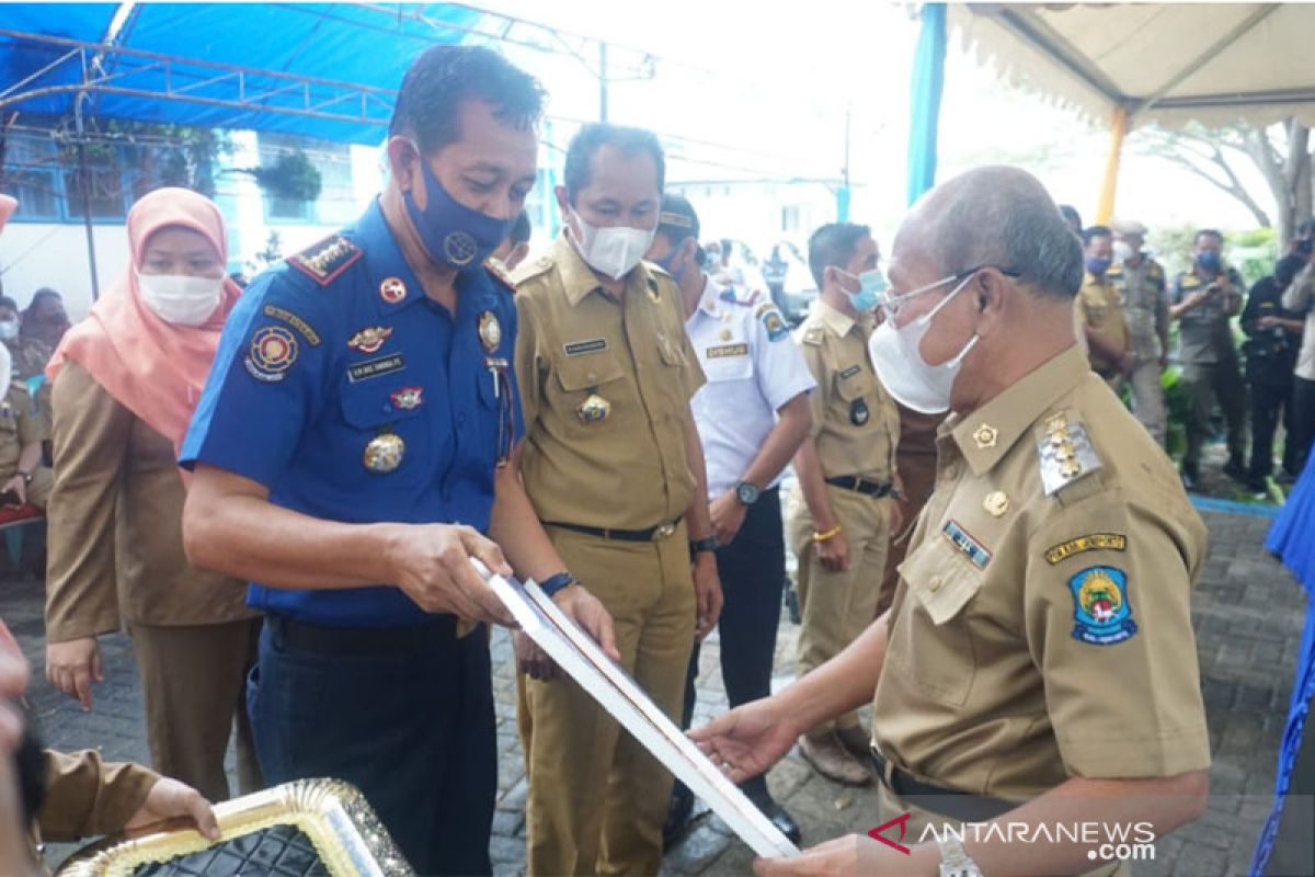 Bupati Jeneponto serahkan bantuan hibah kendaraan operasional